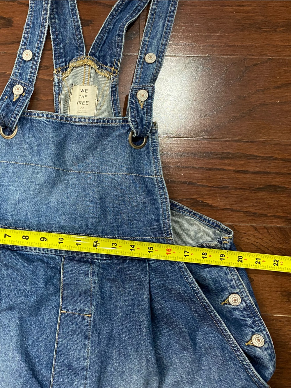 We The Free Rambler Shortalls Denim Jean Oversized Short Overalls Free People L - Picture 6 of 9